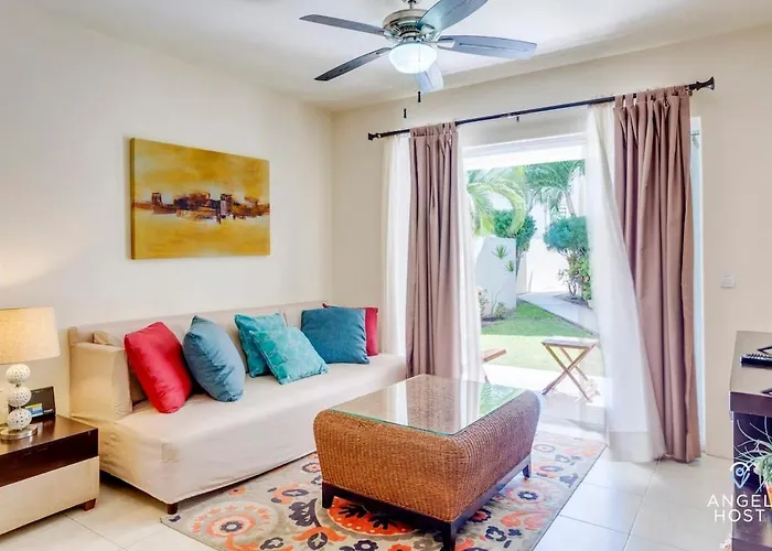 Pool, Gazebo, Parking, 2 Blocks To & 5th Ave Apartment