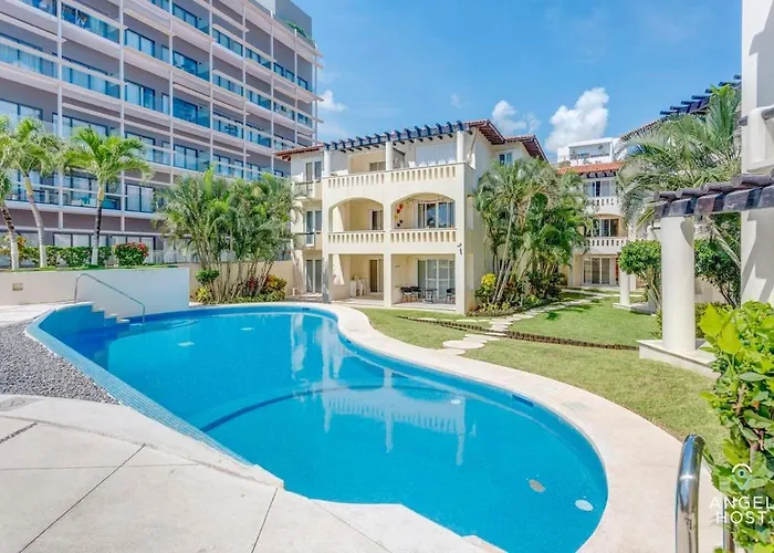 Pool, Gazebo, Parking, 2 Blocks To & 5th Ave Apartment *