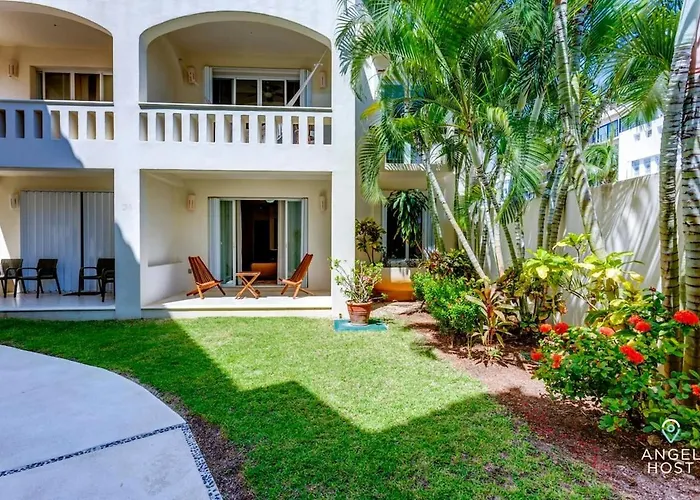 Pool, Gazebo, Parking, 2 Blocks To & 5th Ave