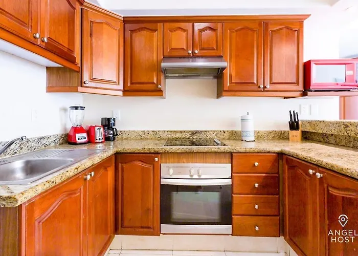 Pool, Gazebo, Parking, 2 Blocks To & 5th Ave Playa del Carmen