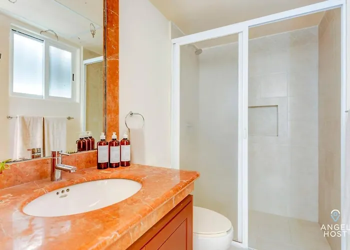 Pool, Gazebo, Parking, 2 Blocks To & 5th Ave Playa del Carmen
