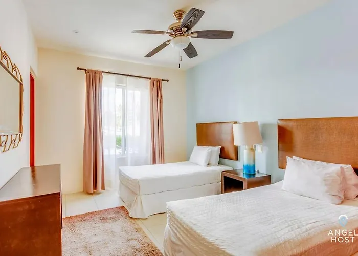 Pool, Gazebo, Parking, 2 Blocks To & 5th Ave Apartment