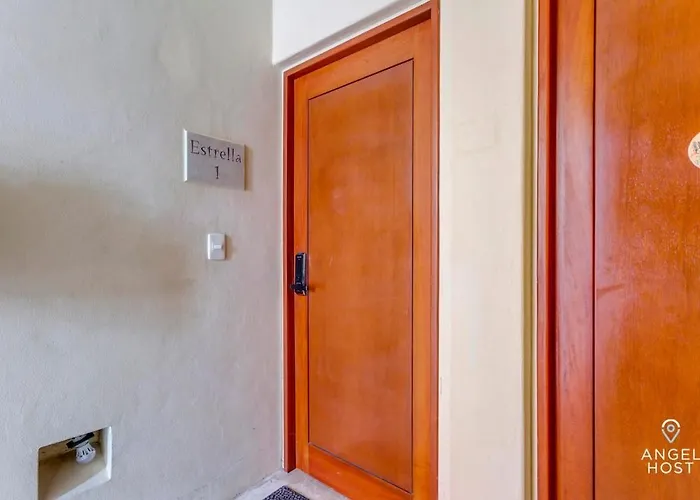 Pool, Gazebo, Parking, 2 Blocks To & 5th Ave Playa del Carmen